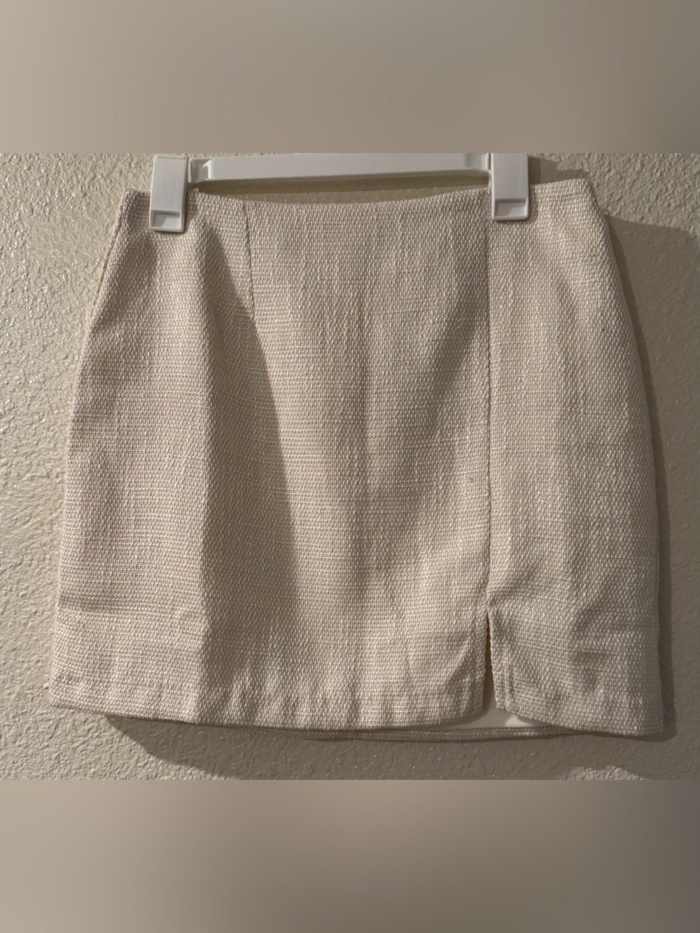 NWT GUESS White Textured Mini Skirt